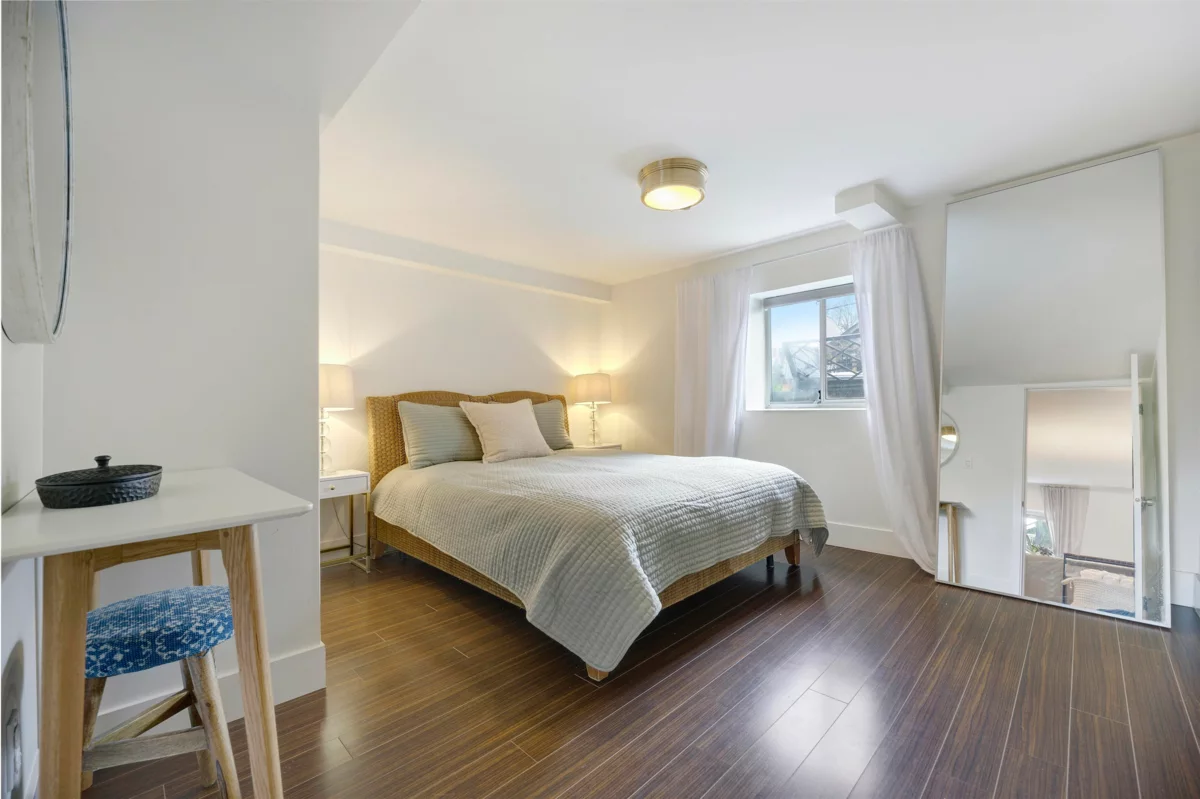 Front Yard Photo of 1923 E 1st Avenue, Vancouver, BC