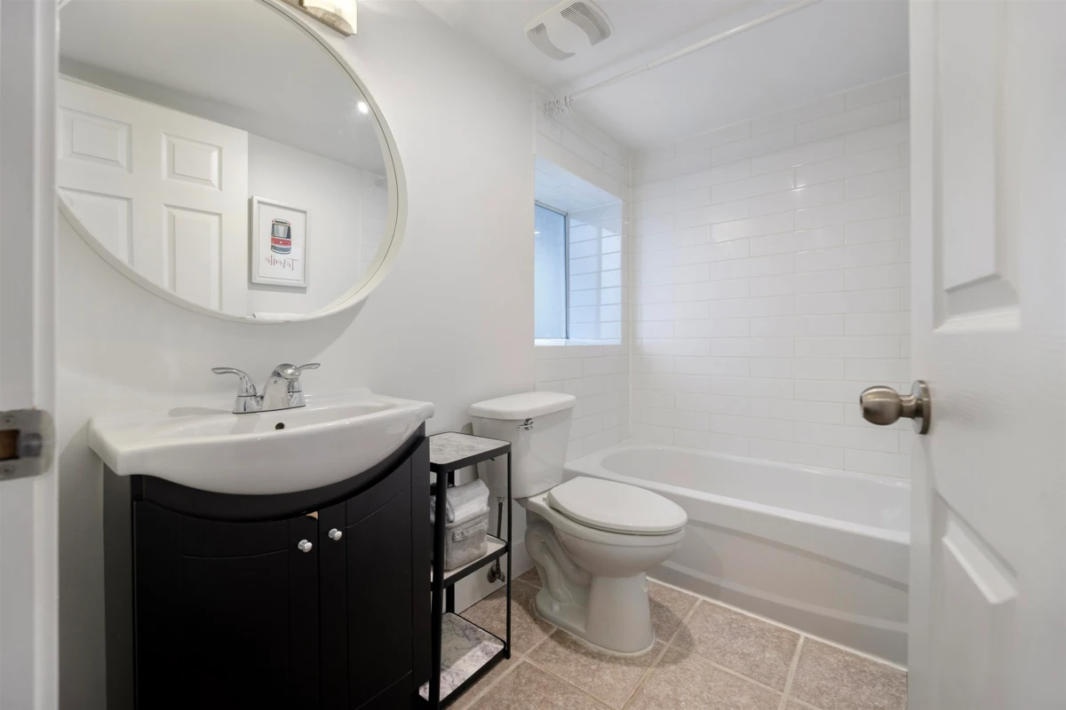 Garden / Landscaping Photo of 1923 E 1st Avenue, Vancouver, BC