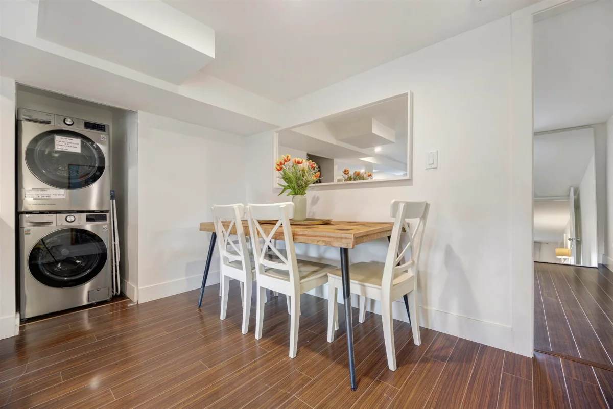 Hot Tub / Spa Photo of 1923 E 1st Avenue, Vancouver, BC