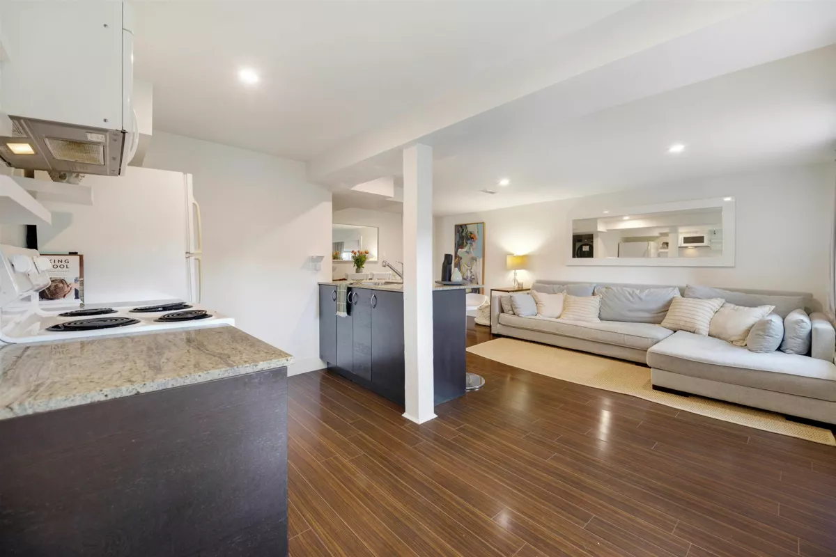 Outdoor Kitchen Photo of 1923 E 1st Avenue, Vancouver, BC