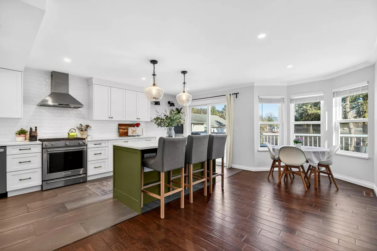 Breakfast Nook Photo of 205 1180 Falcon Drive, Coquitlam, BC
