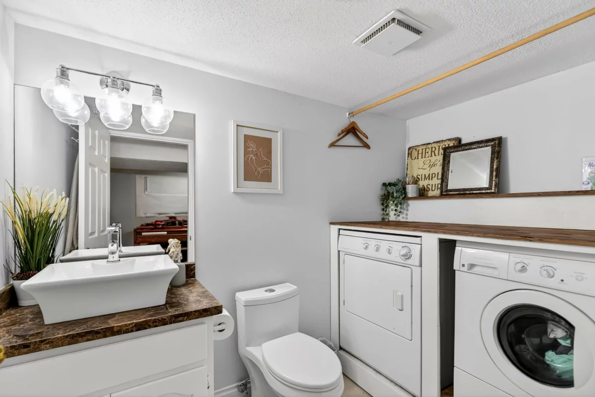 Entry Foyer Photo of 205 1180 Falcon Drive, Coquitlam, BC