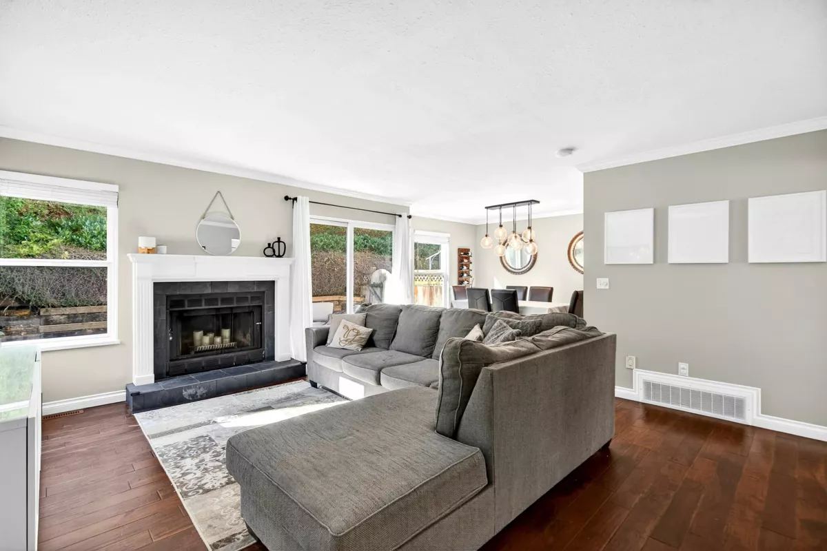 Family Room Photo of 205 1180 Falcon Drive, Coquitlam, BC