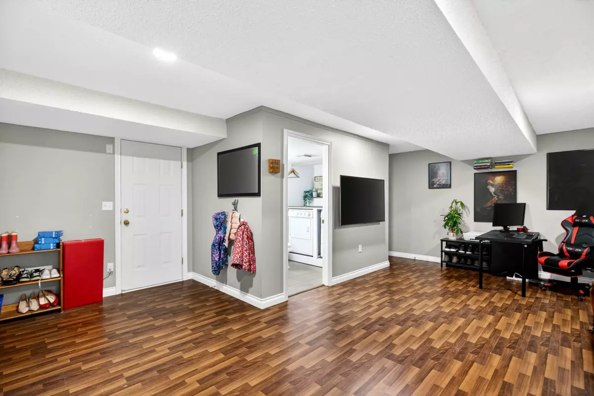 Mudroom Photo of 205 1180 Falcon Drive, Coquitlam, BC