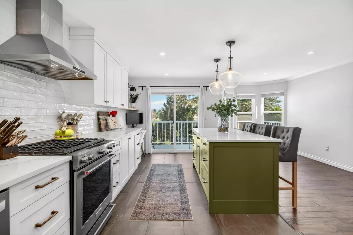 Pantry Photo of 205 1180 Falcon Drive, Coquitlam, BC