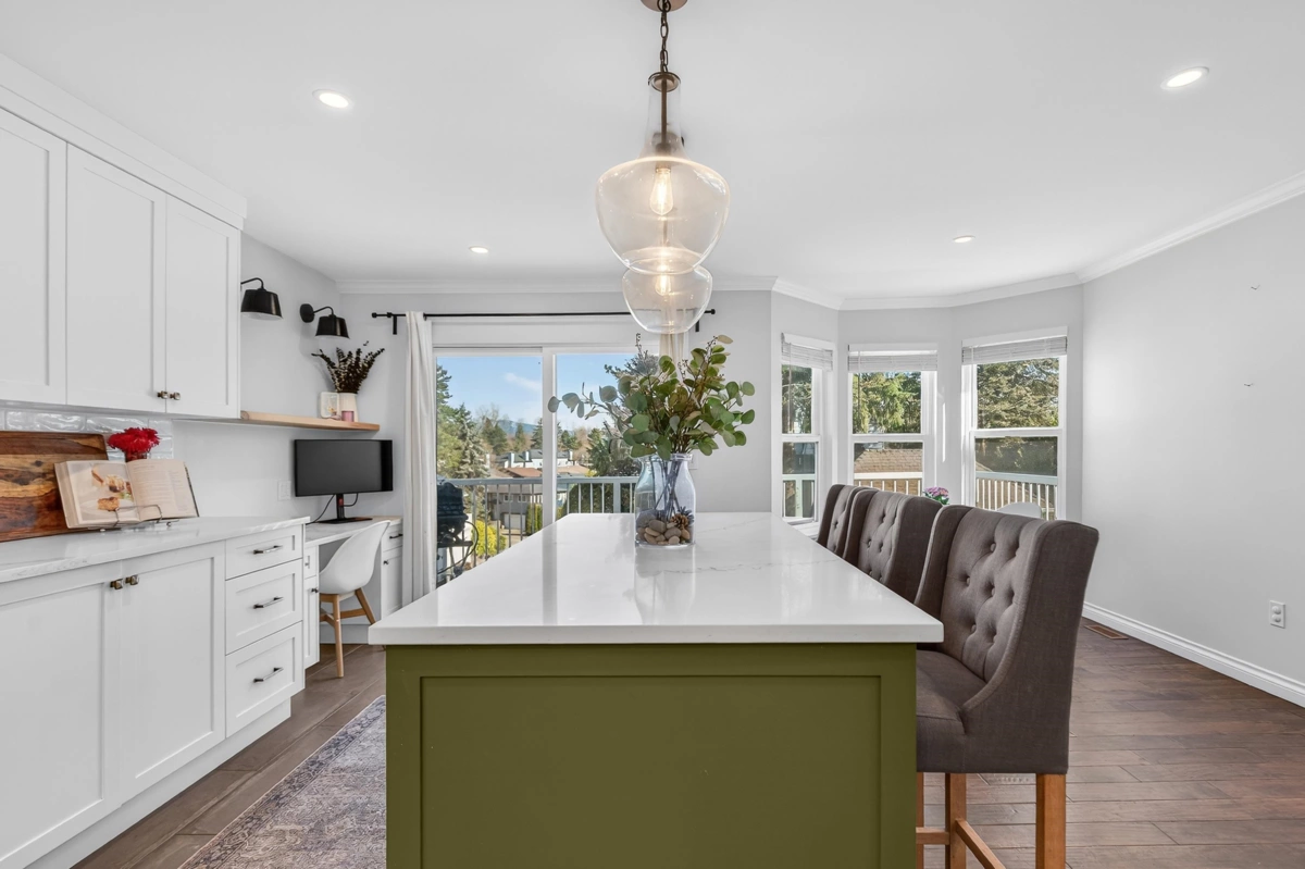 Primary Bathroom Photo of 205 1180 Falcon Drive, Coquitlam, BC
