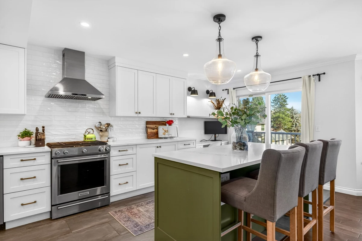 Primary Bedroom Photo of 205 1180 Falcon Drive, Coquitlam, BC