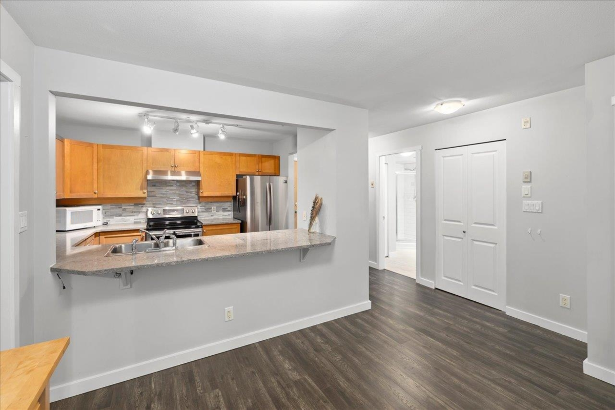 Kitchen Island Photo of 207 15 Smokey Smith Place, New Westminster, BC