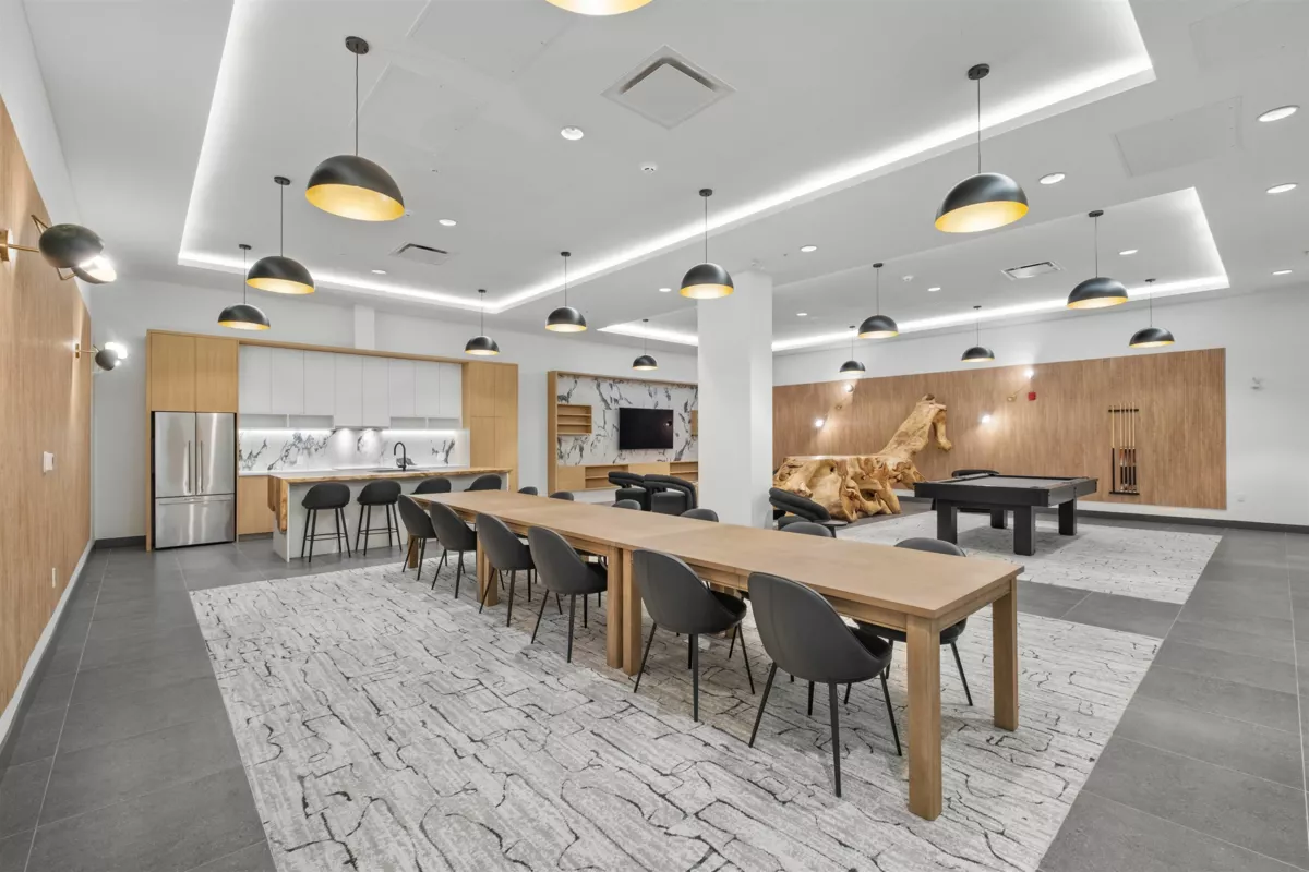 Basement Recreation Room Photo of 553 422 E 3rd Street, North Vancouver, BC