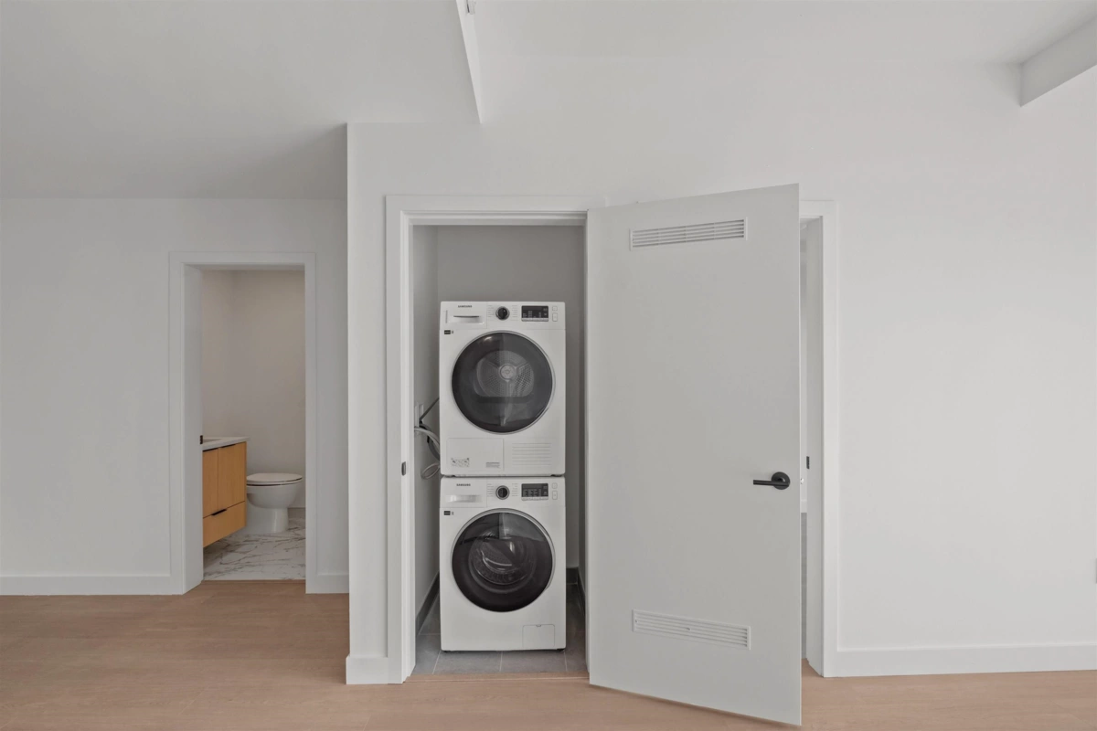 Bedroom 2 Photo of 553 422 E 3rd Street, North Vancouver, BC