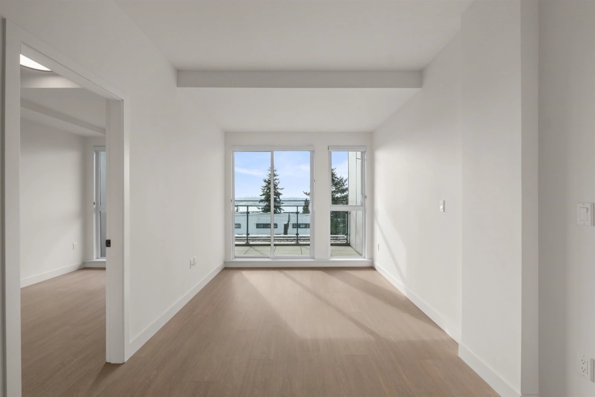 Dining Area Photo of 553 422 E 3rd Street, North Vancouver, BC