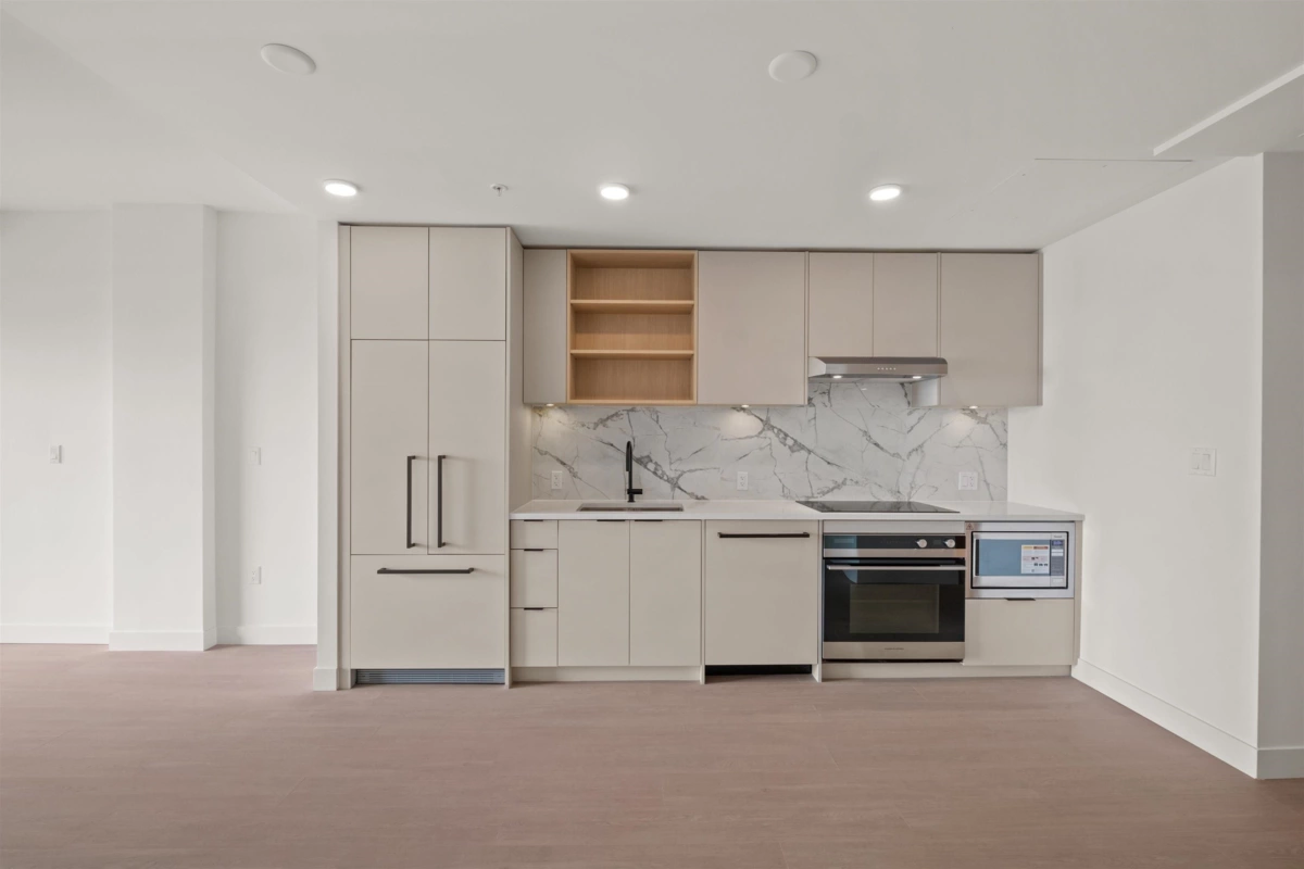 Living Room Photo of 553 422 E 3rd Street, North Vancouver, BC