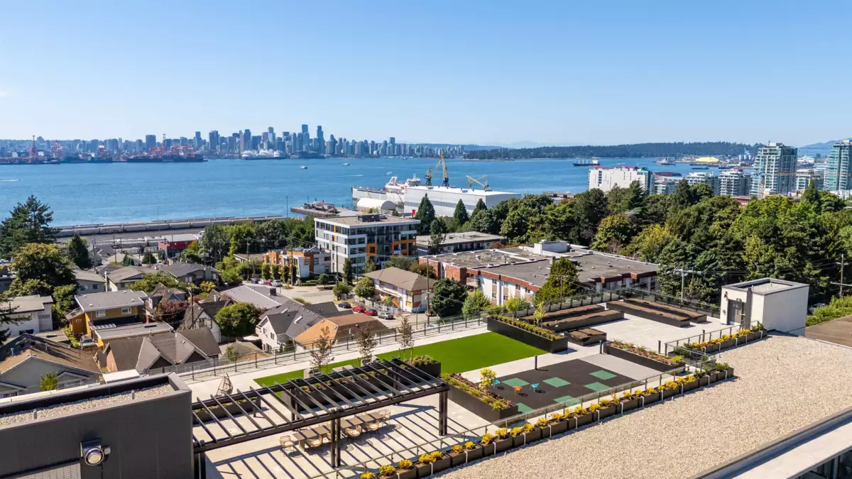 Mudroom Photo of 553 422 E 3rd Street, North Vancouver, BC