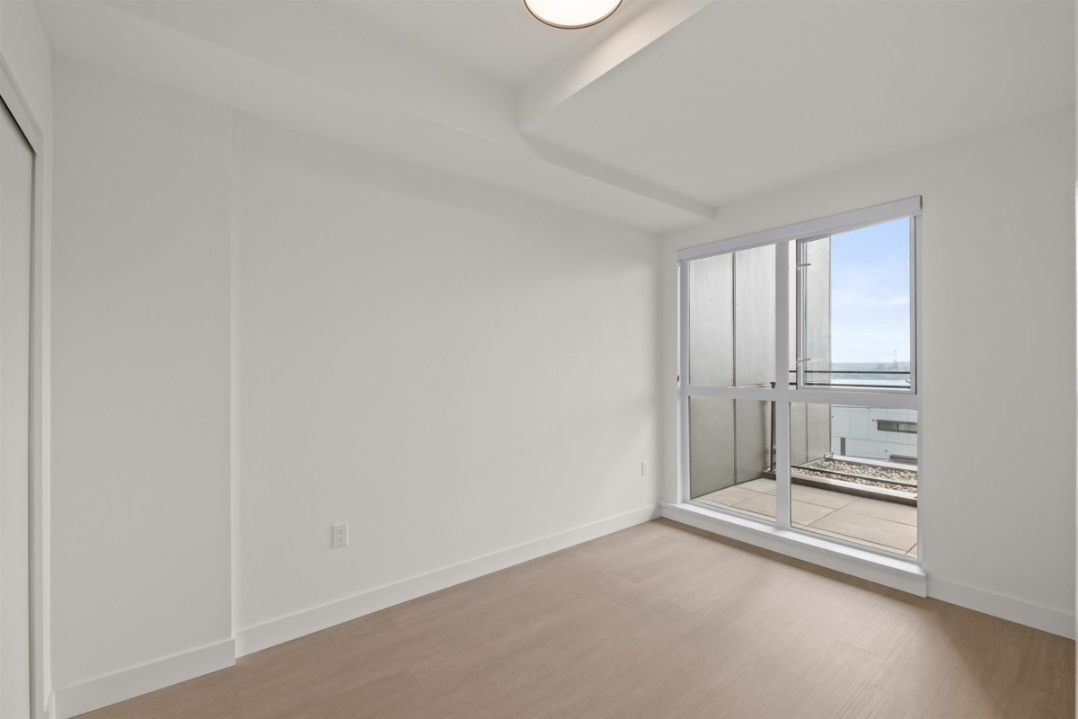 Primary Bedroom Photo of 553 422 E 3rd Street, North Vancouver, BC