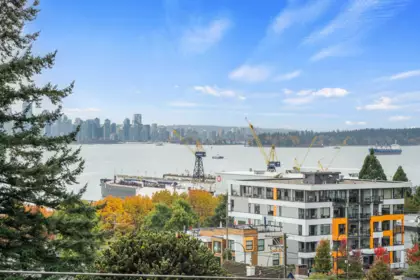 Office / Den Photo of 553 422 E 3rd Street, North Vancouver, BC