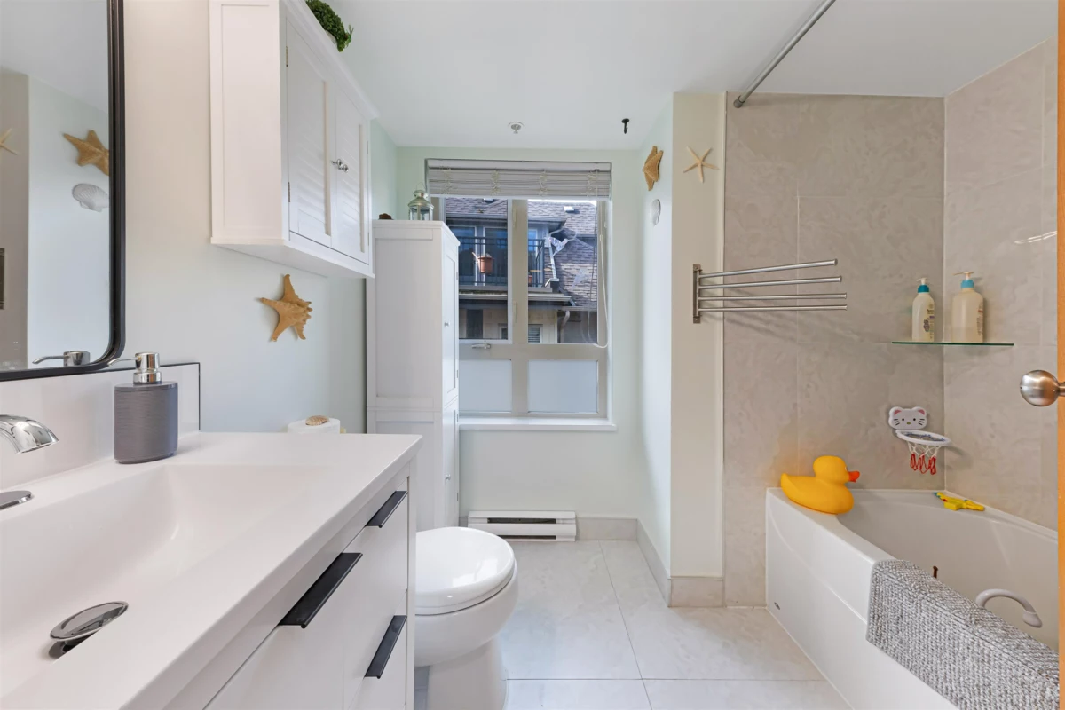 Guest Bathroom Photo of 10 4055 Pender Street, Burnaby, BC