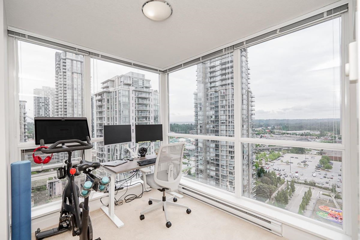 Powder Room Photo of 2605 2978 Glen Drive, Coquitlam, BC