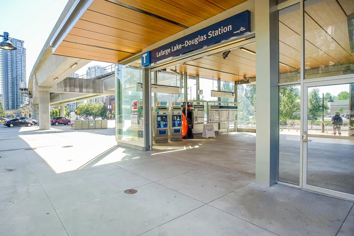Swimming Pool Photo of 2605 2978 Glen Drive, Coquitlam, BC