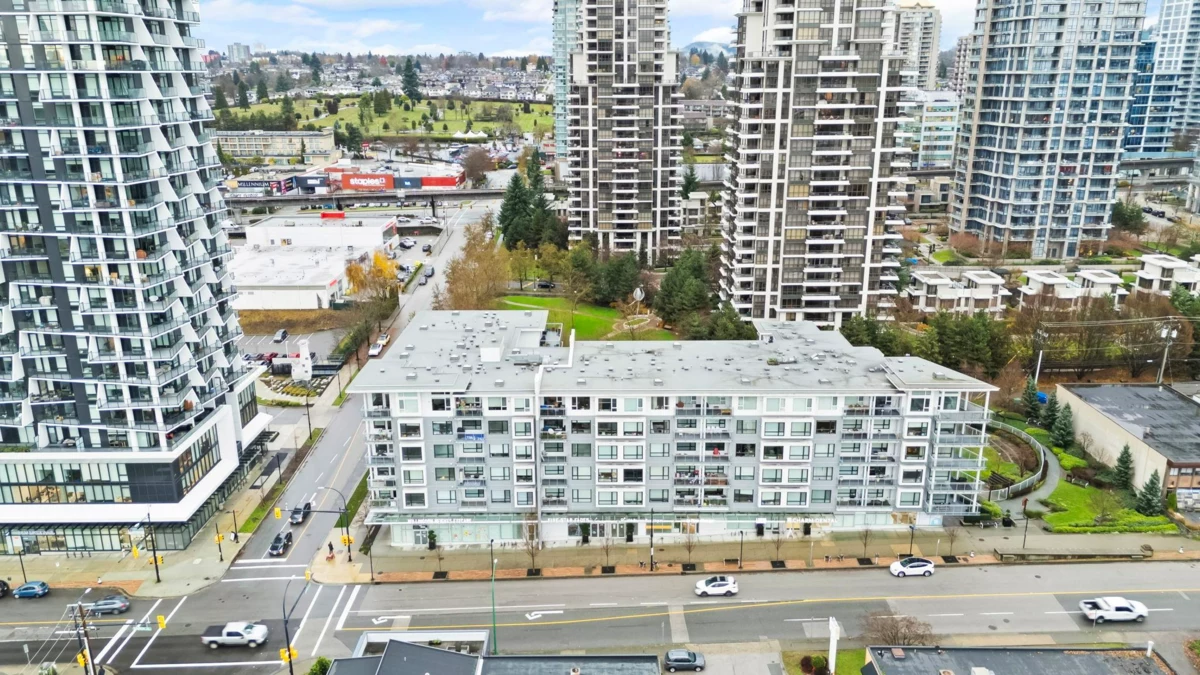 Outdoor Patio Photo of 511 2188 Madison Avenue, Burnaby, BC