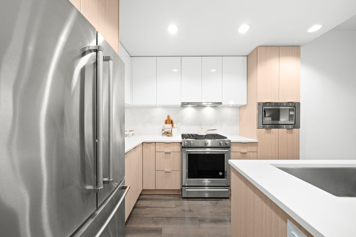 Pantry Photo of 511 2188 Madison Avenue, Burnaby, BC