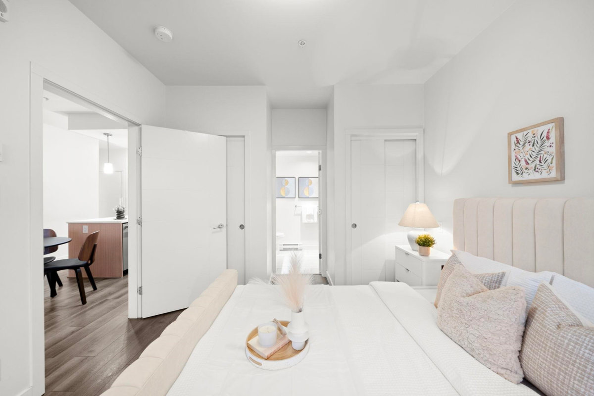 Walk-In Closet Photo of 511 2188 Madison Avenue, Burnaby, BC