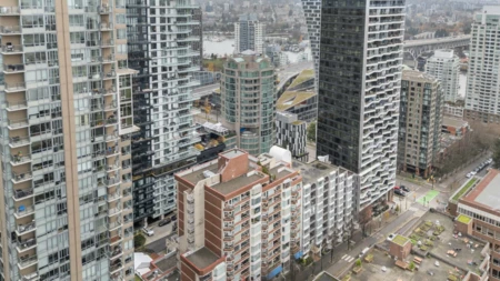 Backyard Photo of 307 1330 Hornby Street, Vancouver, BC