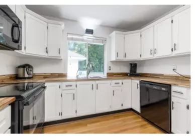 Breakfast Nook Photo of 23053 125a Avenue, Maple Ridge, BC