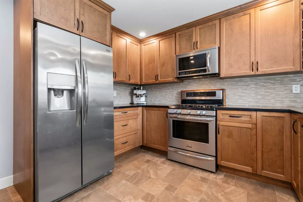 Dining Area Photo of 9728 Heather Street, Chilliwack, BC