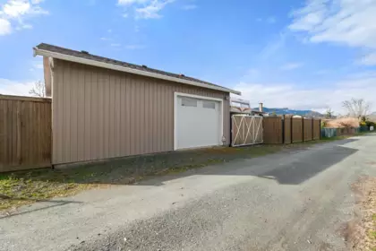 Front Yard Photo of 9728 Heather Street, Chilliwack, BC