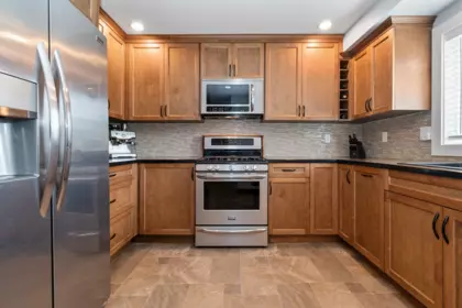 Kitchen Photo of 9728 Heather Street, Chilliwack, BC