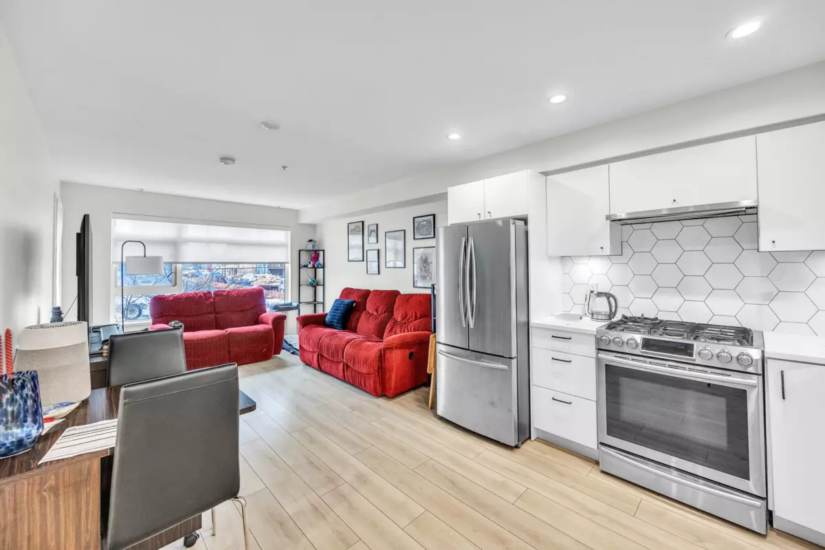Family Room Photo of 209 1519 Crown Street, North Vancouver, BC
