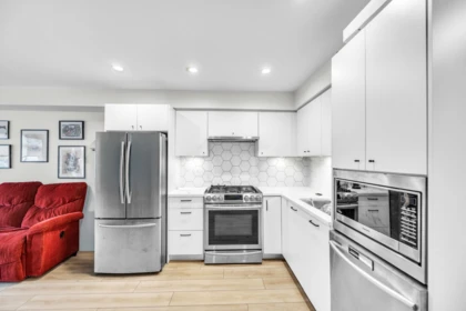 209 1519 Crown Street, North Vancouver, BC, North Vancouver — Apartment/Condo for sale