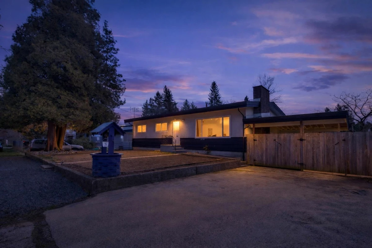 Family Room Photo of 32140 Bueckert Avenue, Mission, BC