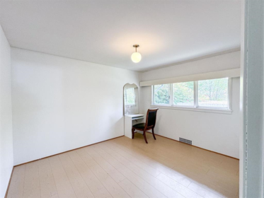 Walk-In Closet Photo of 4922 Queensland Road, Vancouver, BC