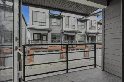 Front Yard Photo of 30 7177 194a Street, Surrey, BC