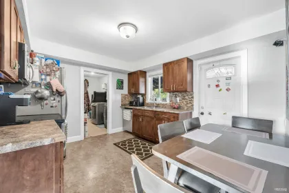 Breakfast Nook Photo of 735 Lea Avenue, Coquitlam, BC