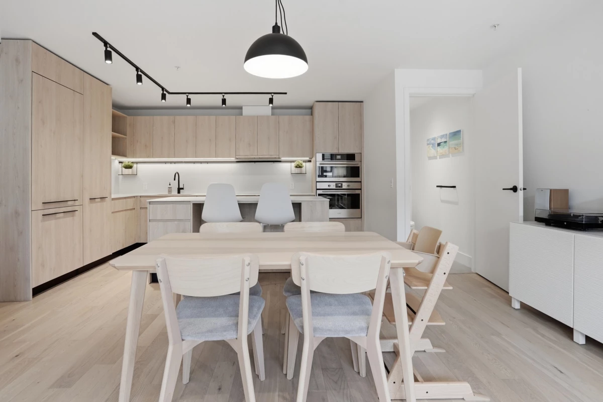Dining Area Photo of 3960 Dumfries Street, Vancouver, BC