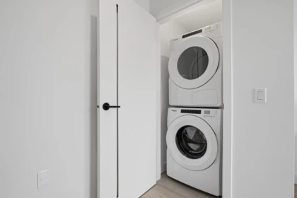 Powder Room Photo of 3960 Dumfries Street, Vancouver, BC