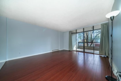 Primary Bedroom Photo of 215 5932 Patterson Avenue, Burnaby, BC