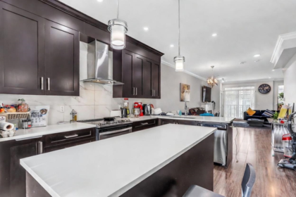 Kitchen Photo of 114 13898 64 Avenue, Surrey, BC