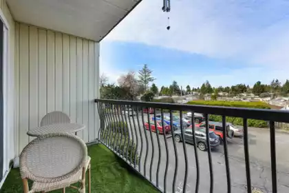 Office / Den Photo of 205 3043 270 Street, Langley, BC