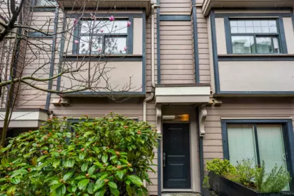 Backyard Photo of 115 828 Royal Avenue, New Westminster, BC