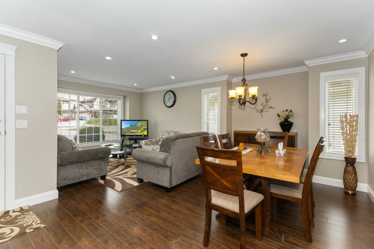 Dining Area Photo of 3345 Siskin Drive, Abbotsford, BC