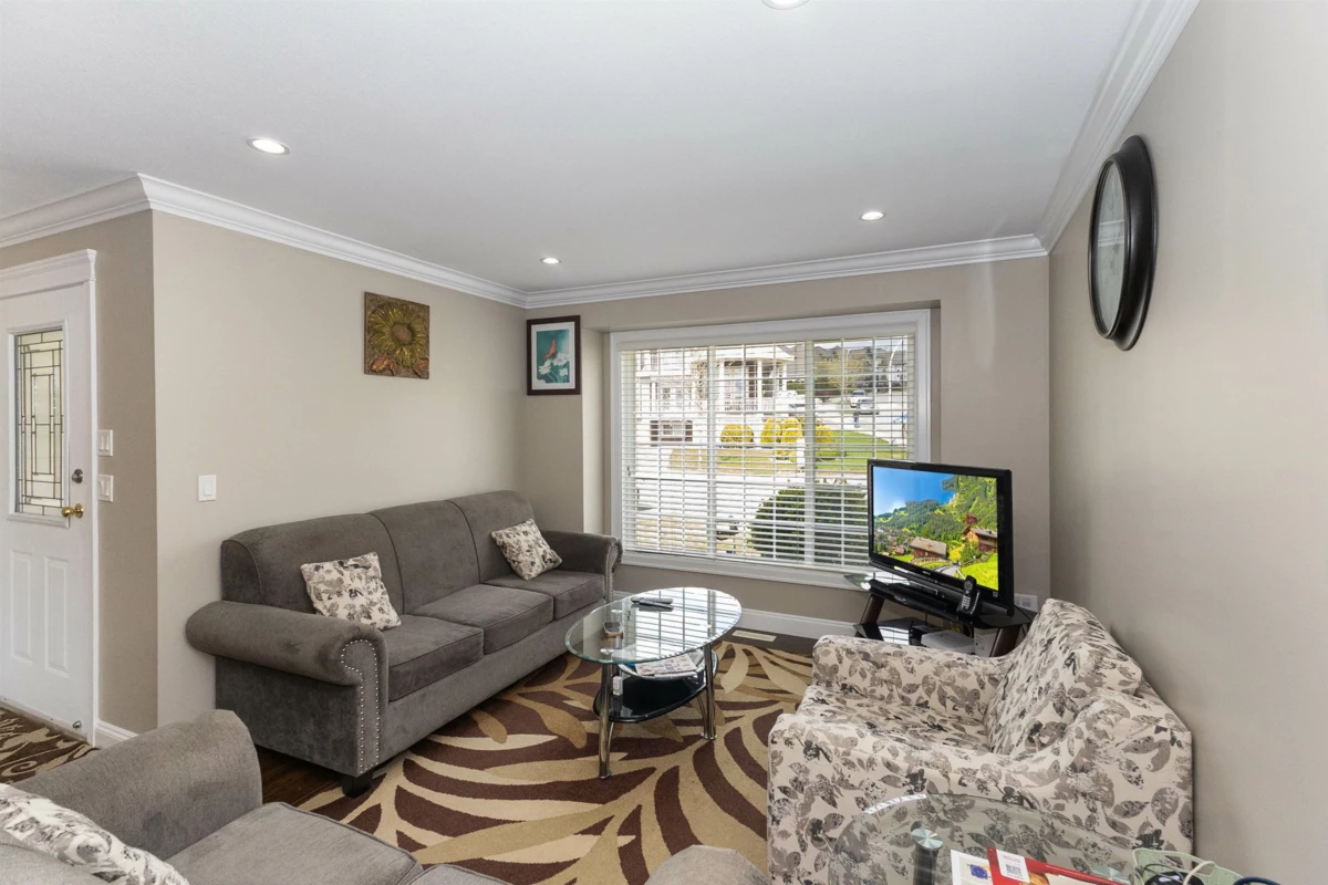 Family Room Photo of 3345 Siskin Drive, Abbotsford, BC