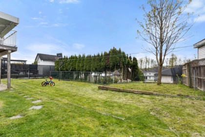 Garden / Landscaping Photo of 3345 Siskin Drive, Abbotsford, BC