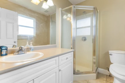 Powder Room Photo of 3345 Siskin Drive, Abbotsford, BC
