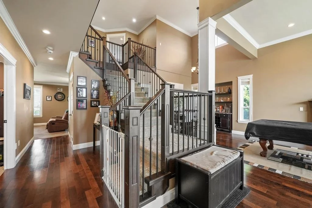 Family Room Photo of 18927 54a Avenue, Surrey, BC