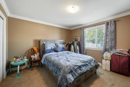 Basement Recreation Room Photo of 18927 54a Avenue, Surrey, BC