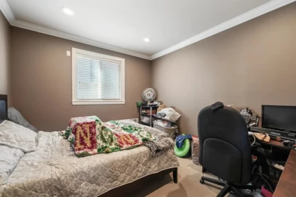 Breakfast Nook Photo of 18927 54a Avenue, Surrey, BC