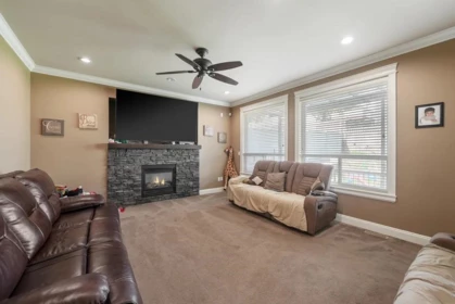 Kitchen Island Photo of 18927 54a Avenue, Surrey, BC